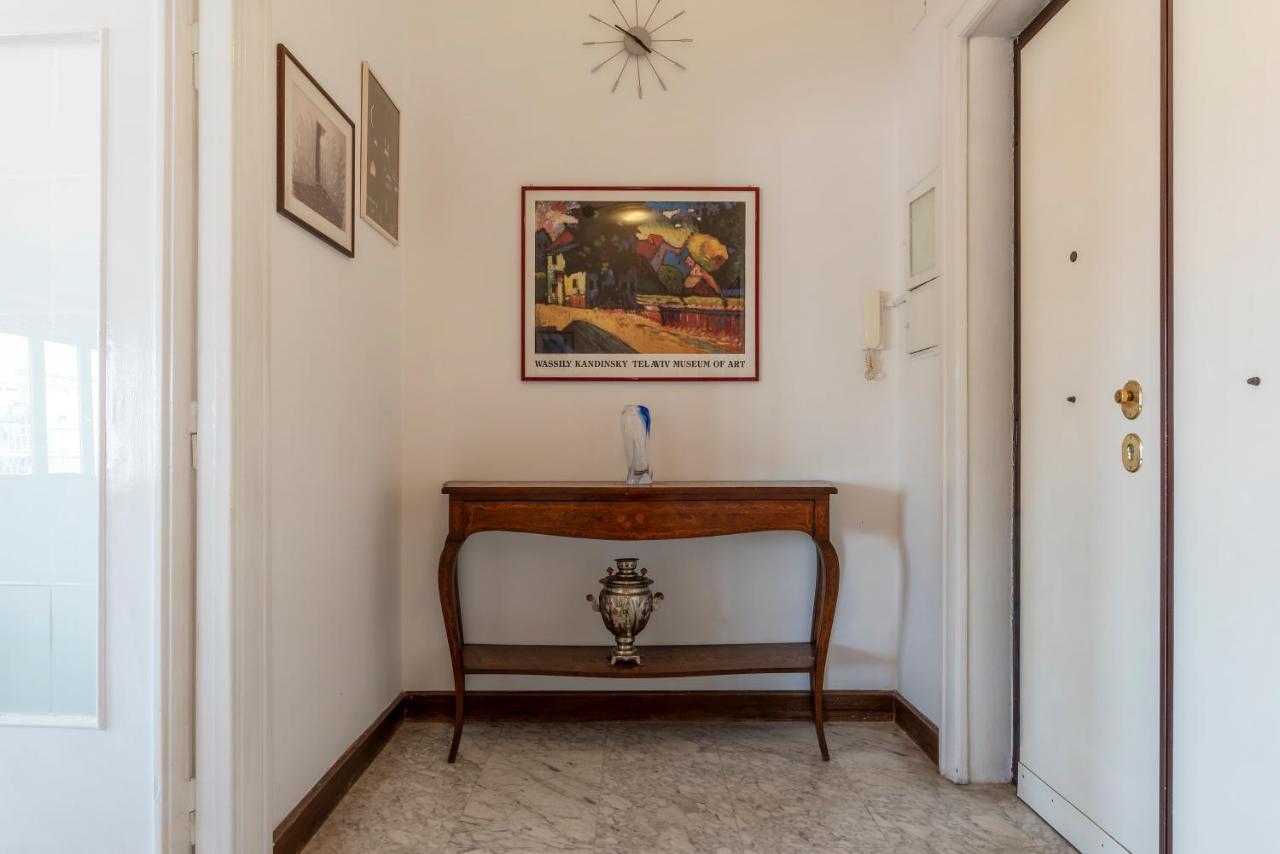Roomy And Bright Apartment With Terrace Rom Eksteriør billede