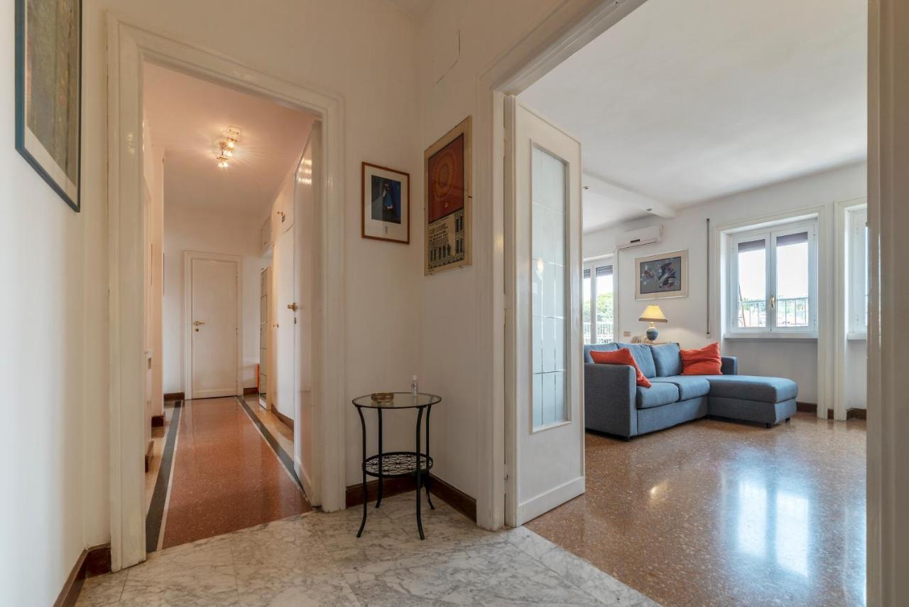 Roomy And Bright Apartment With Terrace Rom Eksteriør billede