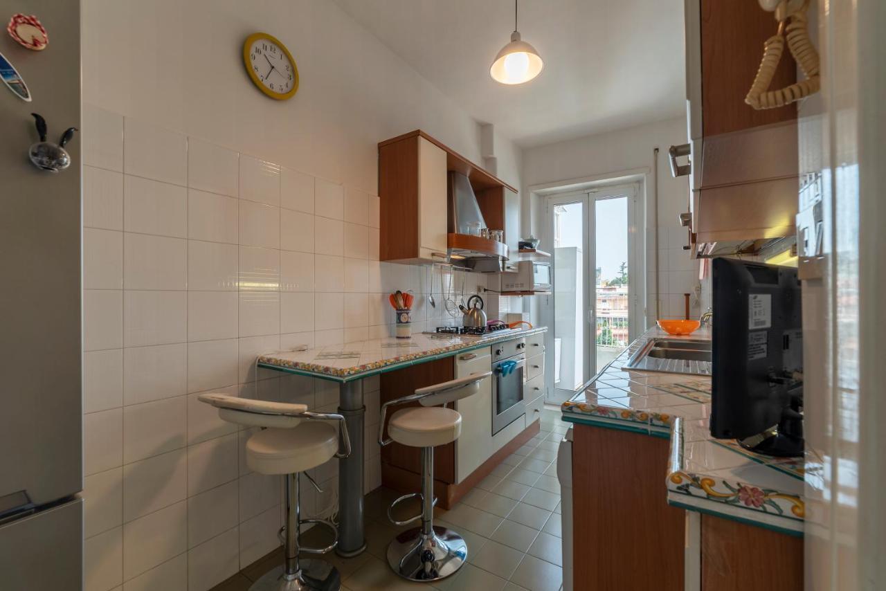 Roomy And Bright Apartment With Terrace Rom Eksteriør billede