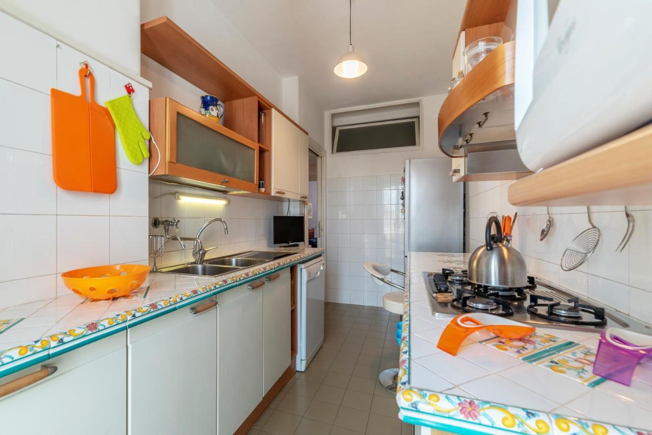 Roomy And Bright Apartment With Terrace Rom Eksteriør billede
