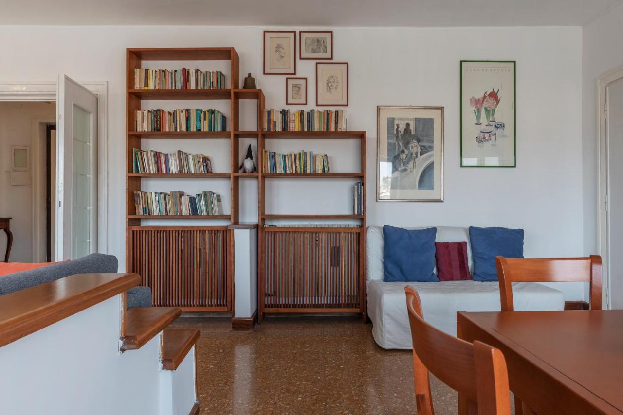 Roomy And Bright Apartment With Terrace Rom Eksteriør billede